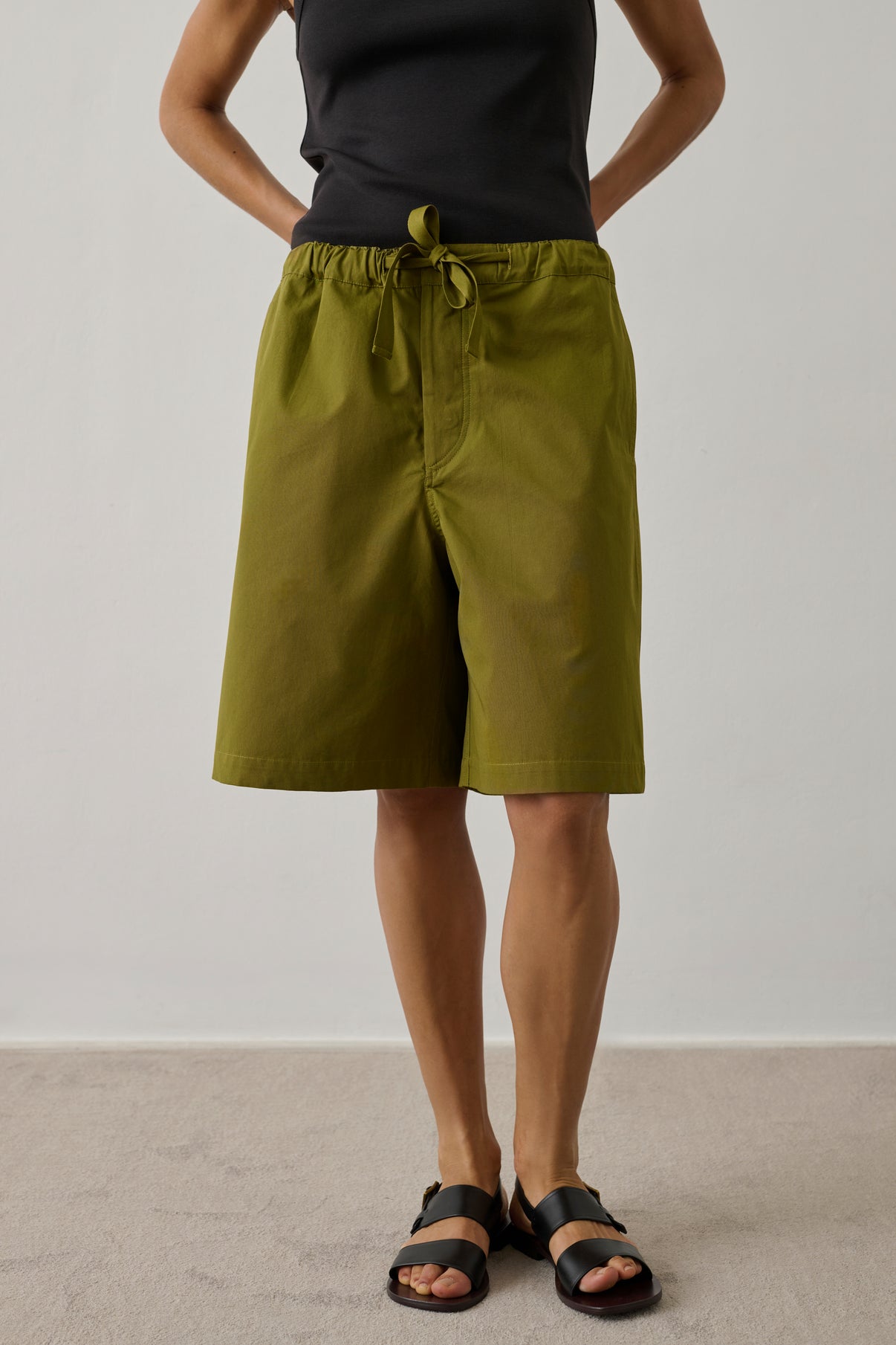 Short Izia - Vert Olive - Coton - Femme vue 3