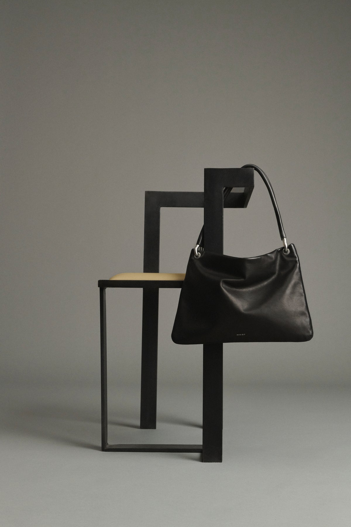 Gia Mini Tote Bag - Smooth Black Leather with Eyelets - Soeur vue 6